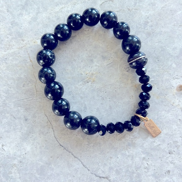 Bellestyle Blessed Black Jade Bracelet - Picture 2 of 5
